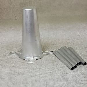 Wilton Decorator Preferred Bakeware Heating Core